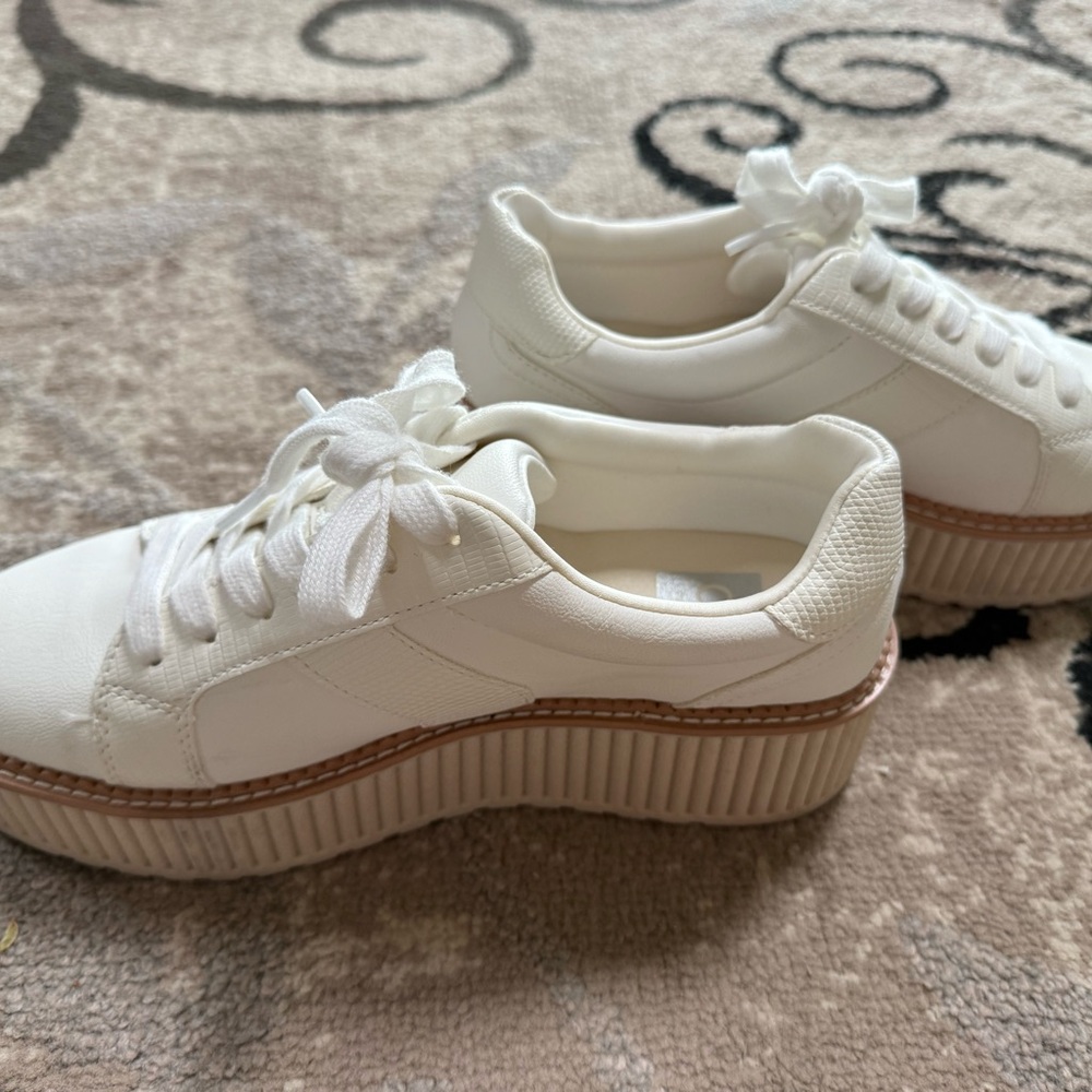 DV by Dolce Vita Cream Platform Sneakers